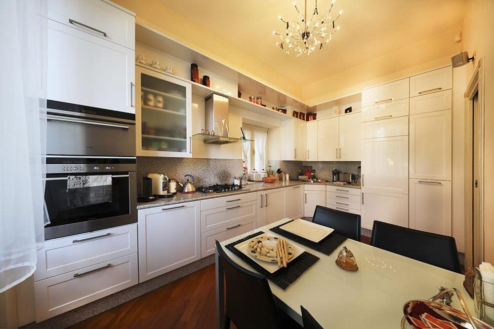 Villa Castiglioni Luxury Apartment 라글리오 외부 사진