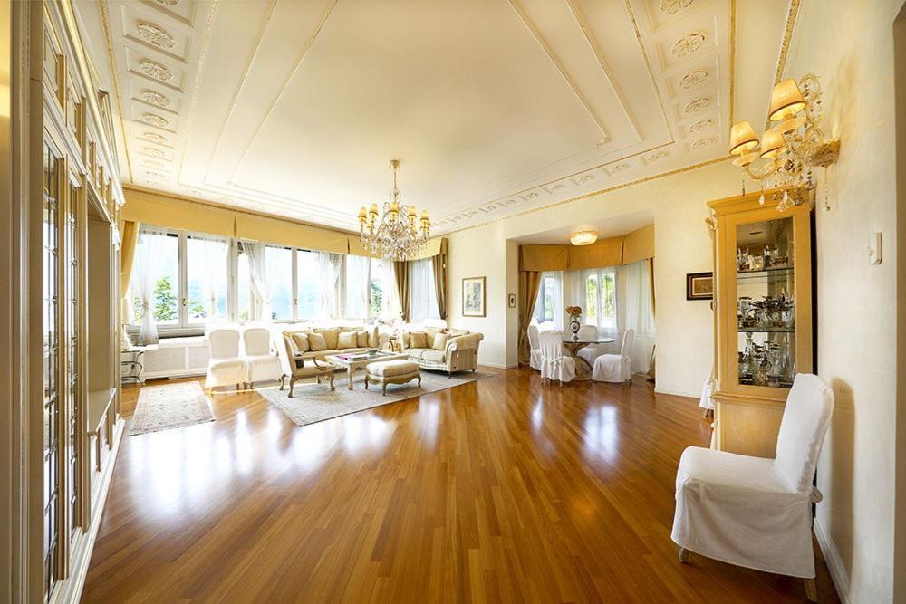 Villa Castiglioni Luxury Apartment 라글리오 외부 사진
