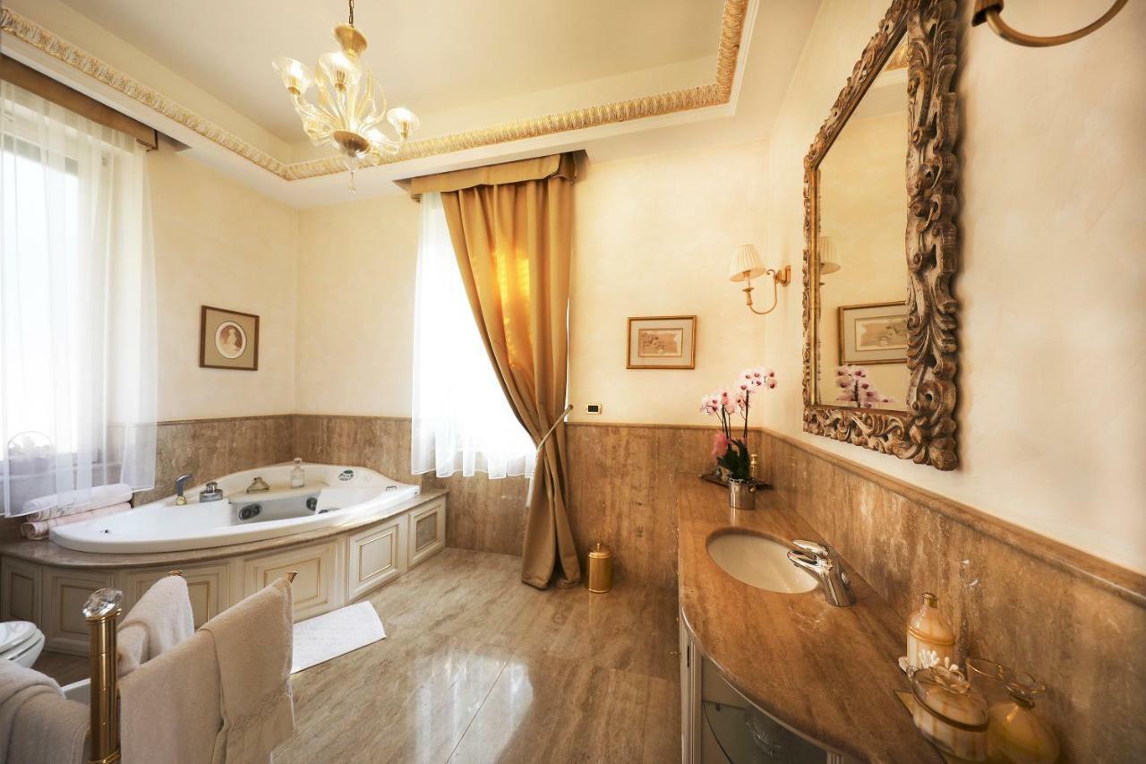Villa Castiglioni Luxury Apartment 라글리오 외부 사진